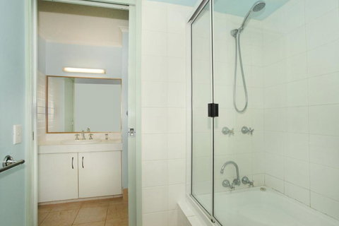 Unit 2 Biriny Lodge 1686 1689 David Low Way Coolum Beach - Accommodation Newcastle 3