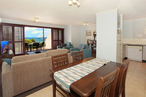 Unit 2 Biriny Lodge 1686 1689 David Low Way Coolum Beach - Accommodation Newcastle 2