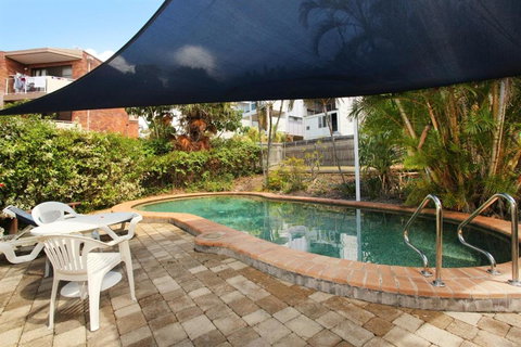 Unit 2 Biriny Lodge 1686 1689 David Low Way Coolum Beach - Accommodation Newcastle 6