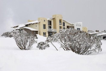 Chalet Hotham 8 - Accommodation Newcastle 1