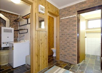 Alpine Haven 1 - Accommodation Newcastle 5