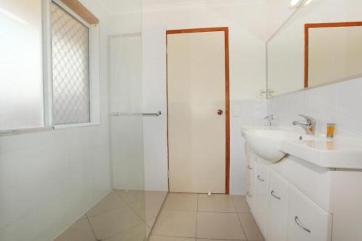 Yaroomba QLD Accommodation Newcastle