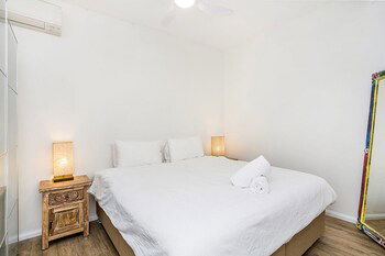Half Moon Cottage - Accommodation Newcastle 2