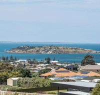 Encounter Beach House with stunning views - Accommodation Newcastle