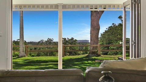 Your Luxury Escape - Paul's Farmhouse - Accommodation Newcastle 0