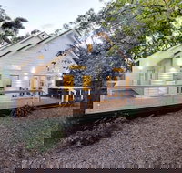 White Cottage - Accommodation Newcastle