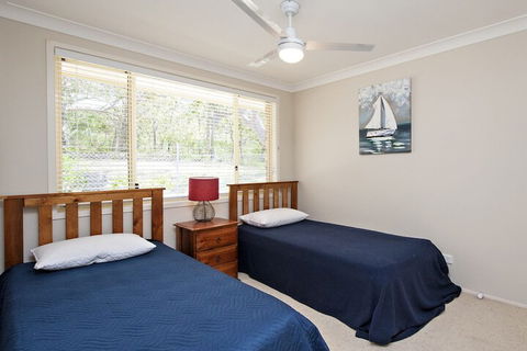 The Bay House 48 Government Road - Accommodation Newcastle 2