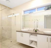 18 on Rayner - swish apartment Myrtleford - Accommodation Newcastle