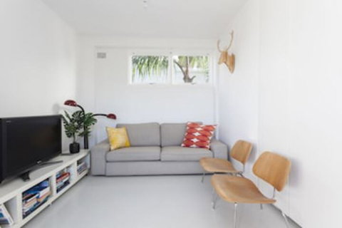 Wave-watch (624i) - Accommodation Newcastle 0