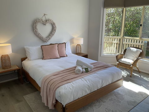 Valley View Townhouse - On The RAIL TRAIL - Accommodation Newcastle 4