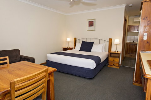 Colonial Motel And Serviced Apartments - Accommodation Newcastle 1