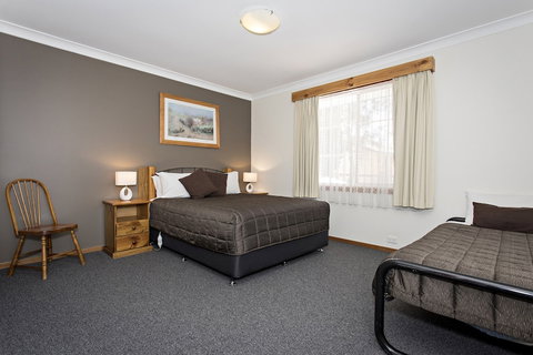 Colonial Motel And Serviced Apartments - Accommodation Newcastle 2