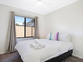 Alpine Knights Stylish Luxury - Accommodation Newcastle 4