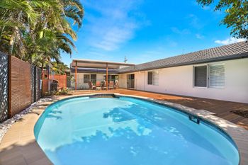 Warana QLD Accommodation Newcastle