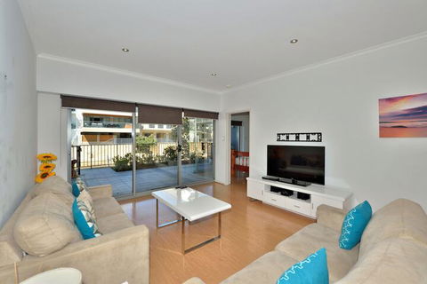 Del Mar 28 - Accommodation Newcastle 4