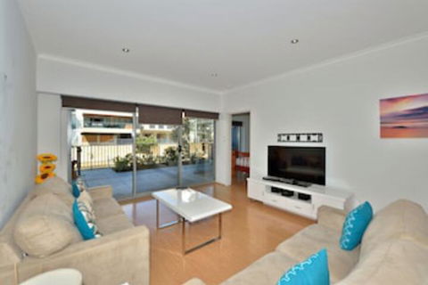 Del Mar 28 - Accommodation Newcastle 0