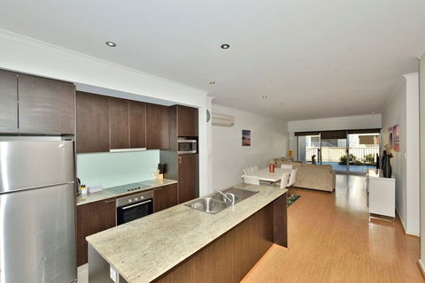 Del Mar 28 - Accommodation Newcastle 3