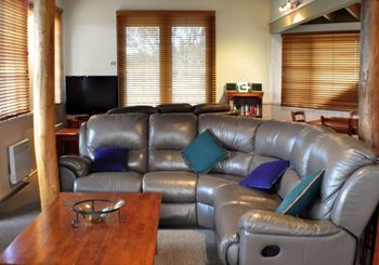 Eacottage - Accommodation Newcastle 0
