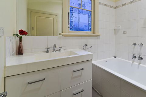 Balwyn Houses - Accommodation Newcastle 6