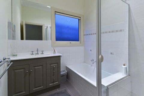 Balwyn Houses - Accommodation Newcastle 5