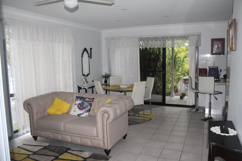 Ducati's Bed And Breakfast - Accommodation Newcastle 4