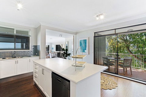 Waterfront At Sunset Boulevard Soldiers Point - Accommodation Newcastle 4