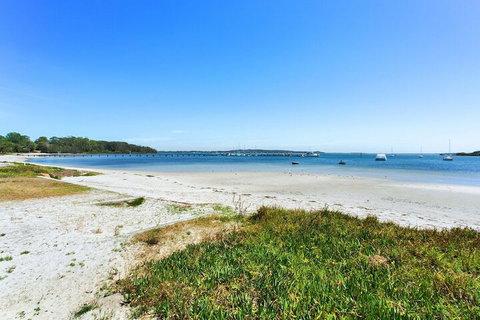 Waterfront At Sunset Boulevard Soldiers Point - Accommodation Newcastle 5