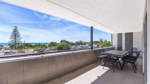 Central Park Level Two - Accommodation Newcastle 6