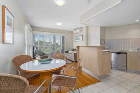 RESORT On The BEACH 6126 27 - Accommodation Newcastle 0