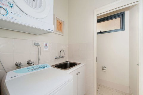 Soldiers Point Road Kooyonga 3 211 - Accommodation Newcastle 1