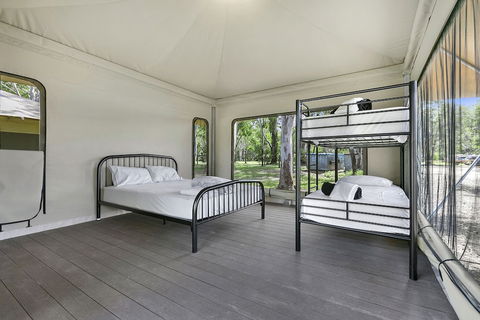 Habitat Noosa - Accommodation Newcastle 4