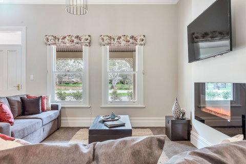 Grandview Accommodation - The Flaxley Apartments - Accommodation Newcastle 6