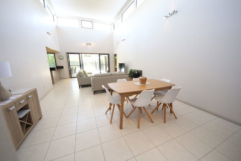 Nautilus At Hat Head - Accommodation Newcastle 6