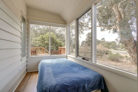 Halcyon - Accommodation Newcastle 6