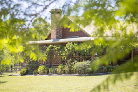 Silky Oak Cottage - Accommodation Newcastle 0