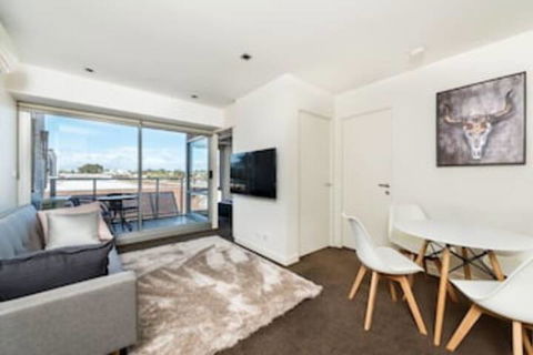 Melbourne Beachside Apartment - Accommodation Newcastle 0