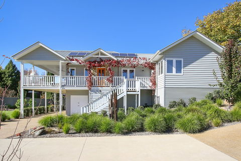 Autumn Home - Our Place At Bright - Accommodation Newcastle 0