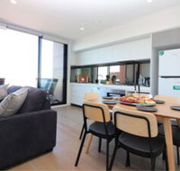 Queen of Northcote Views Rejuvenate Stays - Accommodation Newcastle