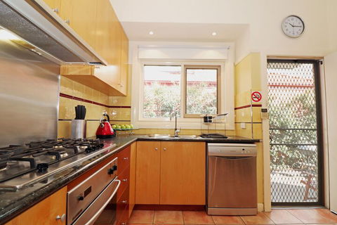 Brunswick Renaissance - Rejuvenate Stays - Accommodation Newcastle 7