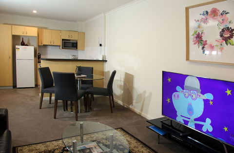 Adelaide City Apartment - 3BR, 2Bath & Carpark - Accommodation Newcastle 5