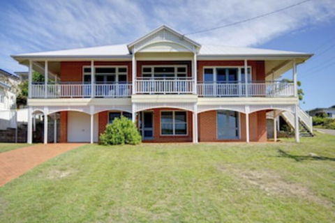 Surf Break Fingal Bay - Accommodation Newcastle 0