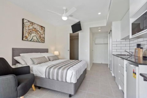 Direct Hotels - North Shore Kawana - Accommodation Newcastle 5