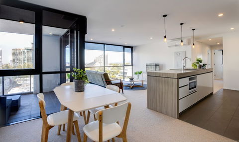 Qube Broadbeach - Accommodation Newcastle 4