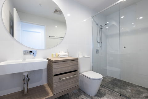 Qube Broadbeach - Accommodation Newcastle 6