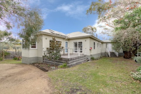 Windward House - Accommodation Newcastle 0