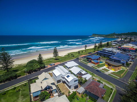 Lennoxhaus Lennox Head - Accommodation Newcastle 0