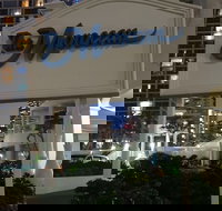 Resort-Style Apartment Opposite Beach - Accommodation Newcastle