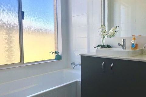 Be Wowed By Bayou - Accommodation Newcastle 7
