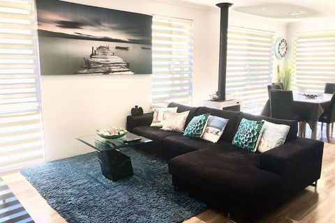 Be Wowed By Bayou - Accommodation Newcastle 3