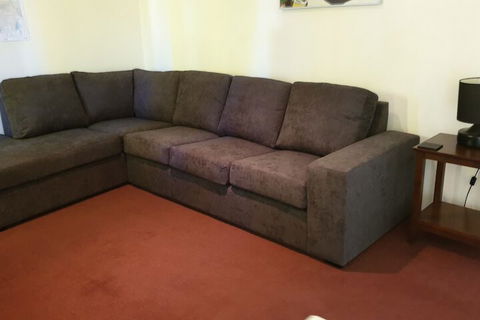 Canal Time Holiday Home - Accommodation Newcastle 1